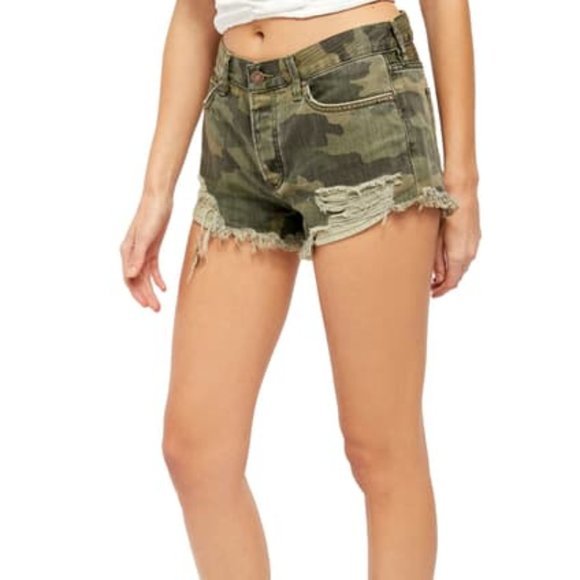 Free People Pants - NWT FREE PEOPLE Distressed Good Vibration Shorts